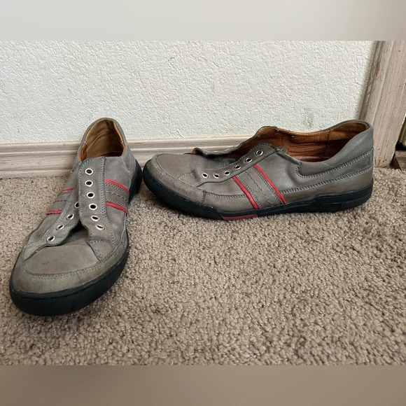 V ITALIA Men's Armando Soft Leather Sneaker Shoes Gray/red Size 41 (8) Lace up - Picture 2 of 15